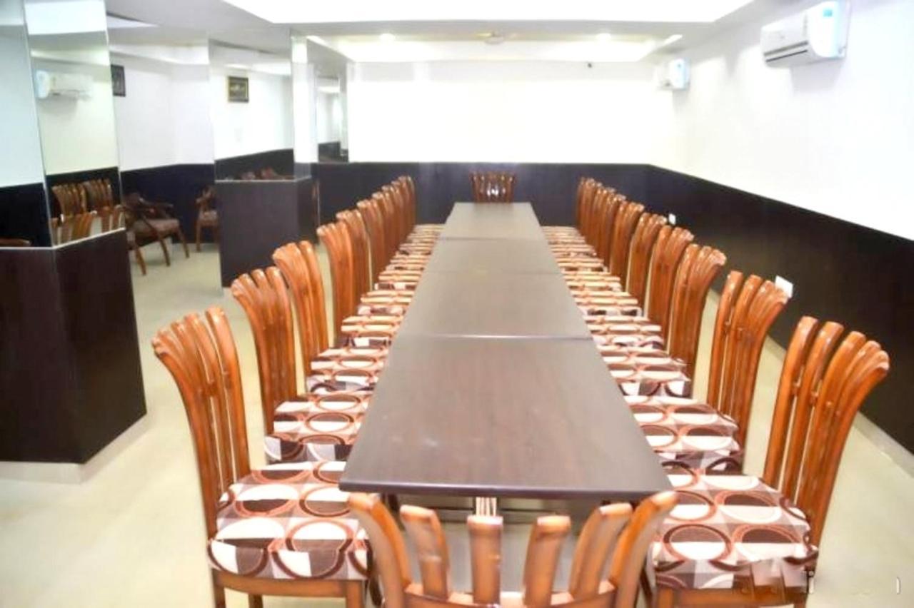 Hotel Radiance กวาลิออร์ ภายนอก รูปภาพ