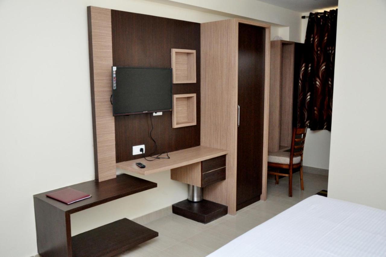 Hotel Radiance กวาลิออร์ ภายนอก รูปภาพ